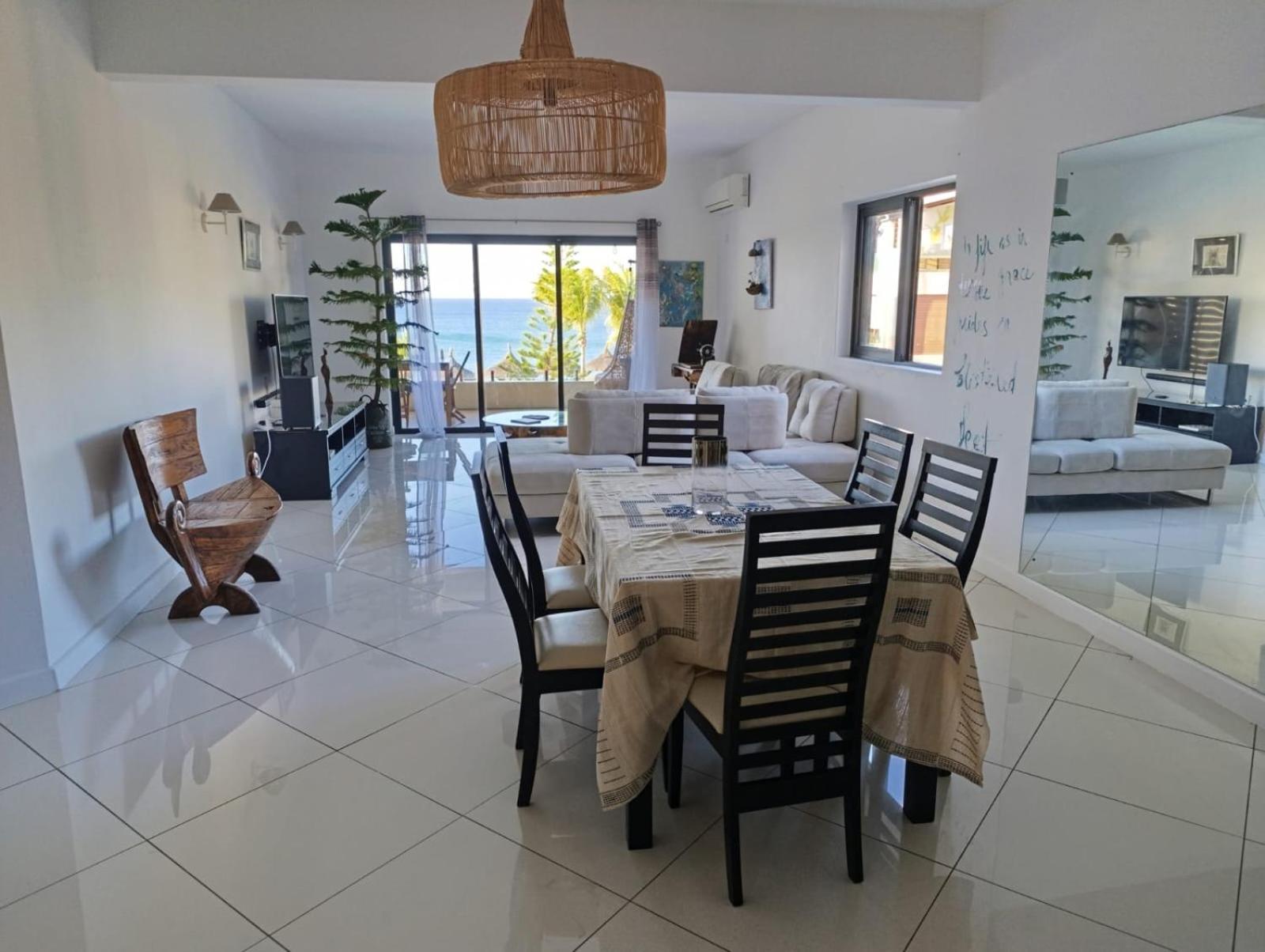 Magnificent Sea-View Apartment Flic en Flac Luaran gambar